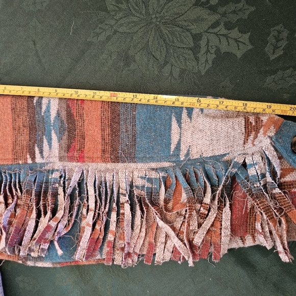 Southwestern Aztec Patterned Jacket - Picture 11 of 12